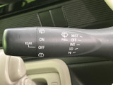 雨天時でもクリアな視界を確保できるワイパーレバー。操作も簡単で、運転に集中できます。