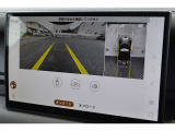 バックカメラおよびガイドライン表示が装着されていますので、車庫入れが苦手な人でもアシストしてくれます。