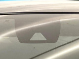 【トヨタセーフティセンス】走行中に前方の車両等を認識し、衝突しそうな時は警報とブレーキで衝突回避と被害軽減をアシスト。より安全にドライブをお楽しみいただけます。