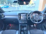 XC40 B4 AWD Rデザイン 4WD 