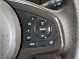 ◆アダプティブクルーズコントロール◆予め設定した車速内でクルマが自動的に加減速。前走車との適切な車間距離を維持しながら追従走行します。【LKAS】車線維持支援システムでステアリング操作を支援。