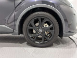 タイヤサイズは(225/50R18)で純正アルミホイールです!