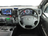 運転席はその車の重要ポイント。ぜひ実際にご乗車ください。お待ちしております。