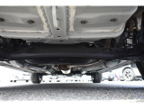 車両後方からの下回りです。マフラー防錆塗装や下回り防錆施工等も可能でございます。