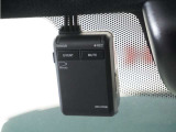 ◆ドライブレコーダー◆映像・音声などを記録する自動車用の装置です。 もしもの事故の際の記録はもちろん、旅行の際の思い出としてドライブの映像を楽しむことができます。