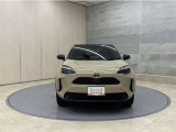お車購入のポイントとなるフロントマスクです!シャープな目つきが印象的なデザインのヘッドランプです。