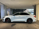 今回はアウディ松戸の認定中古車をご覧いただきありがとうございます。ご質問・ご要望などありましたらお電話下さい。専用のフリーダイヤルを是非ご利用ください。