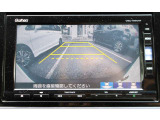 シフトレバーをリバース(バック)に入れるとナビ画面に自動でリアビューが映し出されます。運転が苦手な方、狭い車庫入れ等をサポートさせていただきます☆