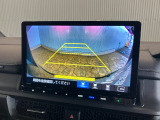 【バックカメラ】リバースにするだけで映ります、後方の安全確認や、狭い駐車場での車庫入れ、雨の日や夜間など視界の悪い時に便利です!安全にバックする為には欠かせない装備です。
