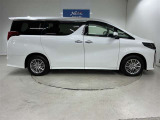 安心感のある力強い走り。静かな車内で家族とのおしゃべりが盛り上がります。
