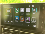 多彩な機能が満載のディスプレイ。ラジオや音楽、テレビなどを楽しめます。スマートフォン連携機能で、快適なドライブをサポートします。