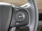 ◆アダプティブクルーズコントロール◆予め設定した車速内でクルマが自動的に加減速。前走車との適切な車間距離を維持しながら追従走行します。【LKAS】車線維持支援システムでステアリング操作を支援。