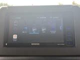 多彩な音源に対応し、車内での音楽鑑賞をより一層楽しめます。お好みの音楽で快適なドライブをお楽しみください。