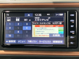 停車中にテレビや動画を楽しむことが可能です。待ち時間も快適に過ごせるので、長距離ドライブにも最適です。リラックス空間を提供します。