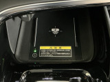 ワイヤレス充電器ついてます!スマートフォンを置くだけで充電可能。ケーブルをつなぐ煩わしさがありません。