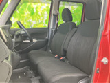 運転席からの視界は良好で、運転操作もスムーズに行えます。快適なドライブをサポートします。