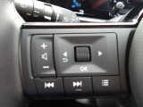 ステアリングスイッチで手元で操作が出来て便利です!