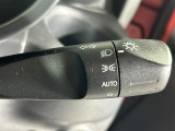 【オートライト(AUTO)】外の明るさをシステムが感知して、自動でヘッドライトが点灯します!ヘッドライトをつけ忘れを防ぐ便利機能です。