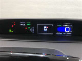 とっても見やすいメーターです。夜間時はラグジュアリーな気分にさせてくれる照明が魅力ですので、夜のドライブも楽しみになりますよ♪