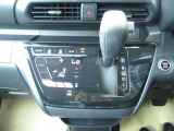 最先端の設備で茨城日産自慢のテクニカルスタッフが責任を持って点検整備します。