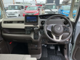 【インパネ】伸びやかで操作性の高いインパネ周り。毎日乗る車だからこそお気に入りの空間で。