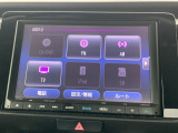 【純正ナビ】人気の純正ナビを装備しております。ナビの使いやすさはもちろん、オーディオ機能も充実!キャンプや旅行はもちろん、通勤や買い物など普段のドライブも快適に過ごせます