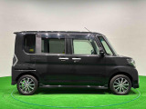 ドアは約90度に開くので荷物も積み込みやすく、乗り降りもしやすい♪ ロングドライブも快適に過ごせる工夫がいっぱいです♪♪