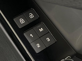 シートメモリー機能、メモリー可能、シートポジション、ハンドル位置、左右のサイドミラーの角度を記憶可能。