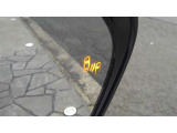 {ブラインドスポットモニター}隣の車線を走る車両をレーダーで検知し、ドアミラーに搭載されたLEDインジケーターが点灯し注意を喚起してくれます。