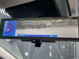 インテリジェント ルームミラー 車両後方に装着した高解像度カメラの映像をミラー面に映し出すので、車内の状況、天候等に影響されずクリアな後方視界を確保出来ます。※スイッチにて通常のミラーへ切替が出来ます