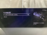 カメラが車線を認識してはみ出しそうになるとステアリングアシストが介入するレーン・キープ・アシストシステムを装備しております。お好みで作動・非作動の設定も可能です。