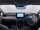 お洒落な内装で毎日運転するのが楽しくなりますね。。