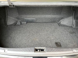 普段のお買い物や通勤、送迎等に十分な荷室スペースを確保しております。