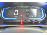先進的なディスプレイ表示のスピードメーター。