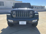 「どこにでも行ける。何でもできる。」Jeepに息づく自由の精神はその素晴らしい性能で、Jeepだから辿り着ける未知なる世界へ誘い心と身体を開放します。