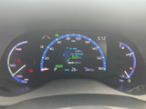 視認性の高いメーター類で、運転に必要な情報を的確に把握できます。洗練されたデザインで、車内をスタイリッシュに演出します。