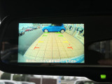 狭い場所での駐車も安心。後方の状況を画面で確認できるので、安全に駐車できます。運転に自信がない方にもおすすめです。