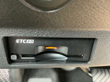 ETC2.0は、高速道路の料金支払いを自動化するシステムです。従来のETCと比べて、料金所での停車時間が短縮され、スムーズな走行が可能になります。