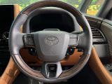 【純正革巻きステアリング】上質な革を使用することで、手にしっかり馴染みとても運転しやすいハンドルです♪
