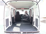 自社で車検を行う事が出来る検査ラインも完備しており、リバーサイド内で車検と法定点検・整備が完結します。