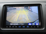 バックカメラの画像です。ガイドラインがスムースな車庫入れをサポートいたします。車庫入れの安心感がアップしますね。