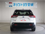 「中古車ハイブリッド保証」付き。ハイブリッド機構を無償で保証します。保証期間は、初度登録年月から10年目まで、またはロングラン保証が終わってから3年間。ただし累計走行距離が20万km以内です。