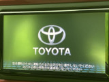 直感的なインターフェースで、快適なドライブをサポートします。目的地設定やオーディオ操作など、かんたんに操作でき、高画質ディスプレイで見やすい表示を実現しました。