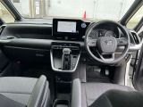 見通しのよいすっきりとした視界で、誰でも運転しやすいです。運転のしやすさは疲れにくさにも繋がりますよ♪