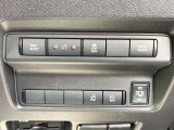 ドライブモード切り替え、横滑り防止装置(VDC)、両側電動スライドドアの操作スイッチなどを集約。快適な運転をサポートします。
