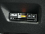 ◆ETC2.0◆進化したドライブ体験。料金収受システムだけだったETCが生まれ変わって、高速道路を賢く使うETC2.0に進化しました。多彩な情報サービスが便利で快適なドライブ体験を提供します。