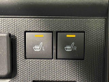 寒い日のドライブを快適にする運転席&助手席シートヒーターが付いてます。その隣にはアクセサリーソケット(12V/120W)も装備されています。