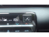 運転席、助手席シ-トにはシ-トヒ-タ-が付いているので、寒い朝も快適〜♪