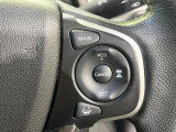 【ホンダセンシング】走行中に前方の車両等を認識し、衝突しそうな時は警報とブレーキで衝突回避と被害軽減をアシスト。より安全にドライブをお楽しみいただけます。
