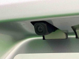 ナビゲーション等を装着した場合にバックするとき後方の安全確認ができるバックカメラが付いてます